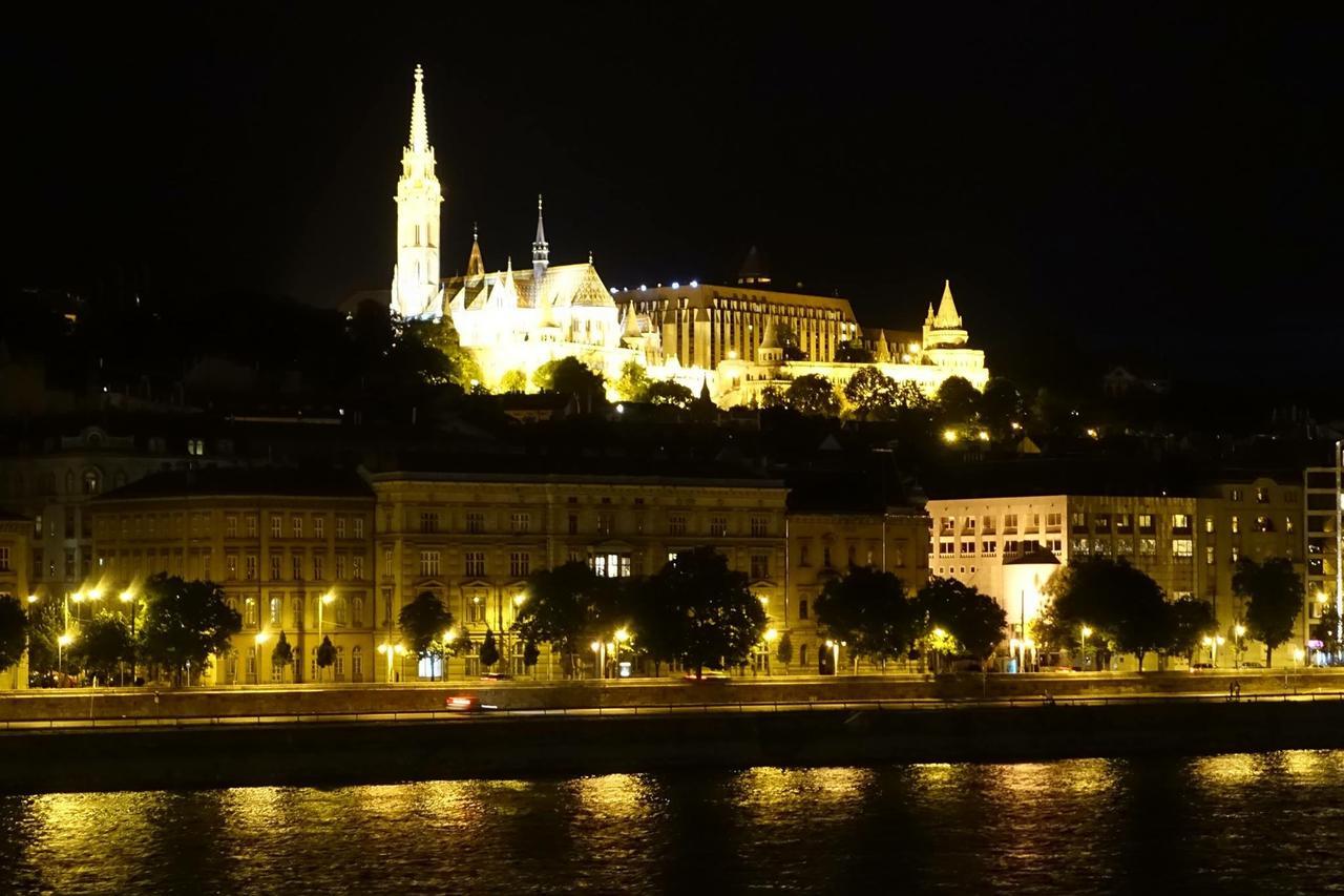 Diana'S Charming Studio At The Buda Castle Budapest Bagian luar foto